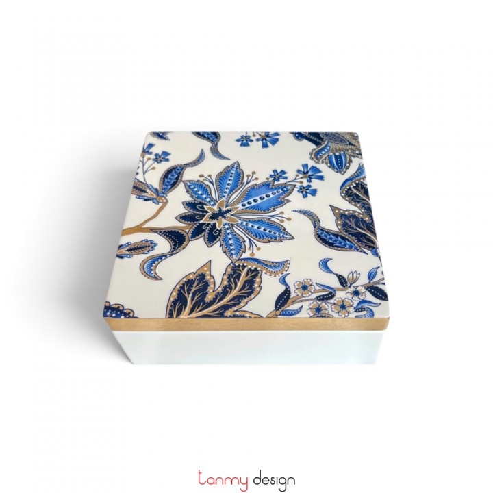 Square lacquer box with blue-and-white floral pattern 15x15 cm